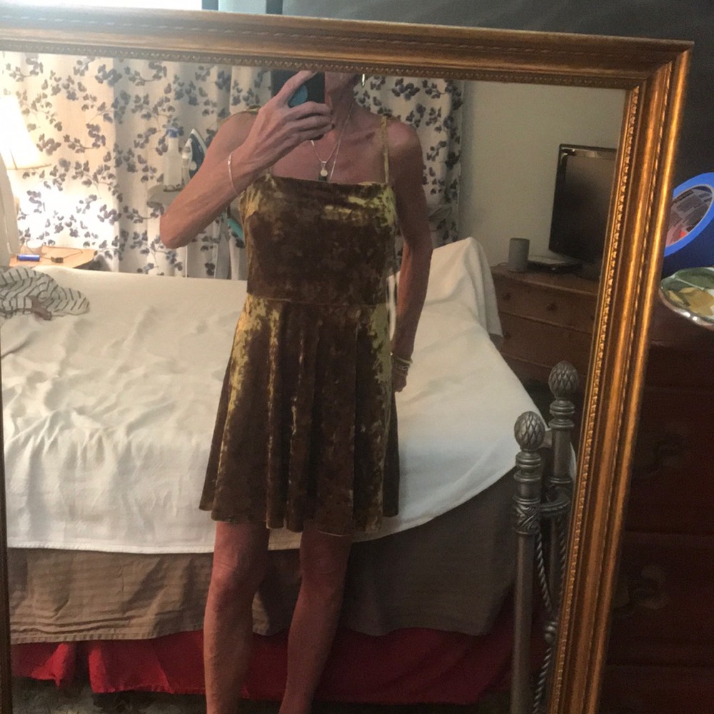 Women’s dresses